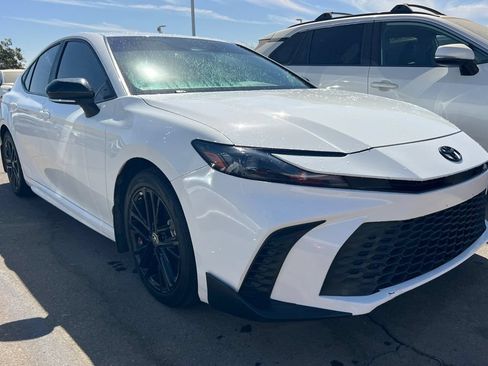 Used 2025 Toyota Camry SE FWD image 2
