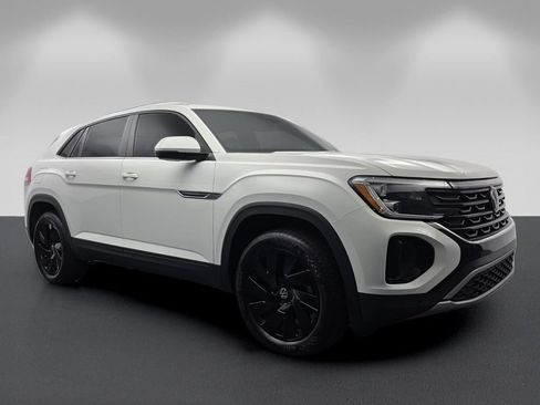Used 2024 Volkswagen Atlas Cross Sport SE FWD image 1
