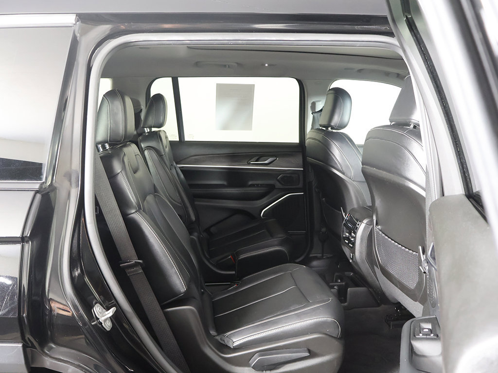 Used 2021 Jeep Grand Cherokee L Limited AWD/4WD image 36