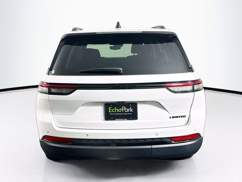 Used 2023 Jeep Grand Cherokee Limited w/ Black Appearance Package image 7