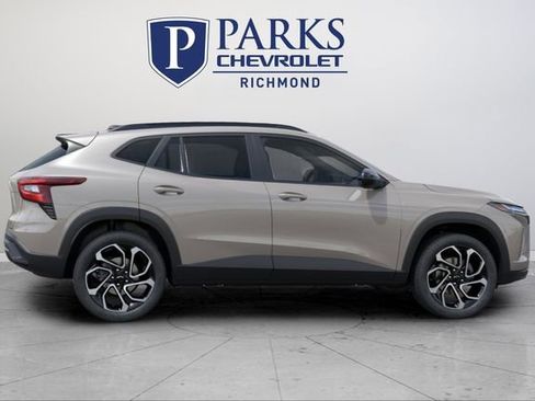 New 2026 Chevrolet Trax RS w/ Driver Confidence Package image 5