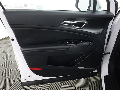 Used 2024 Kia Sportage EX image 22