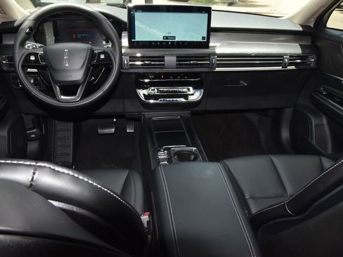 New 2026 Lincoln Corsair Premiere FWD image 16