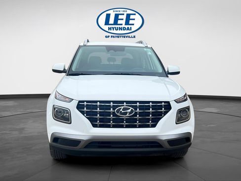 Certified 2025 Hyundai Venue SEL image 2