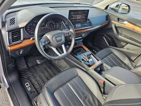 Used 2023 Audi Q5 2.0T Premium image 2