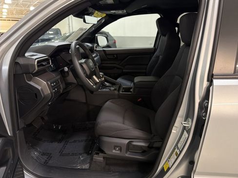 Used 2024 Toyota Tacoma SR5 AWD/4WD image 25