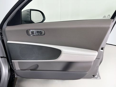 Used 2023 Hyundai Ioniq 6 SEL image 32