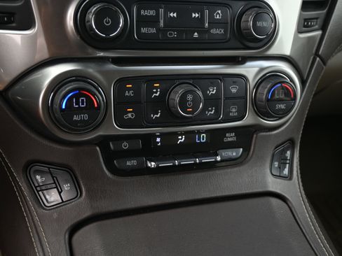 Used 2016 Chevrolet Suburban LTZ RWD image 16