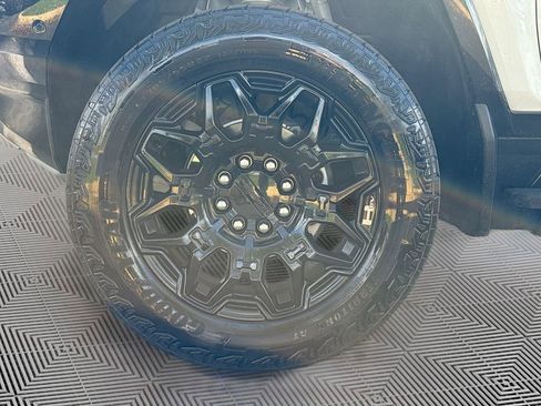 Used 2025 GMC Hummer EV 2X image 33