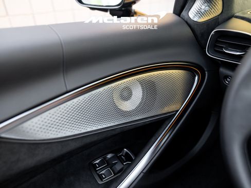 Used 2025 McLaren Artura Spider image 39