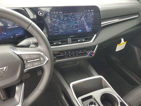 New 2026 Chevrolet Equinox LT image 16