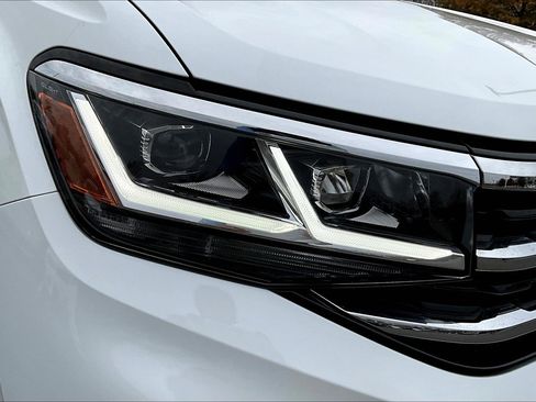 Used 2023 Volkswagen Atlas SEL image 28