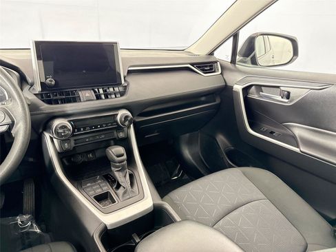 Certified 2025 Toyota RAV4 XLE AWD/4WD image 29