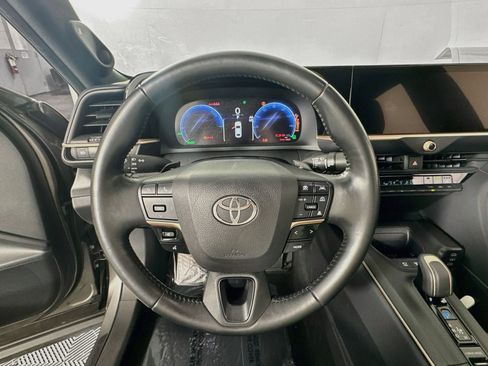 Certified 2023 Toyota Crown Platinum AWD/4WD image 12