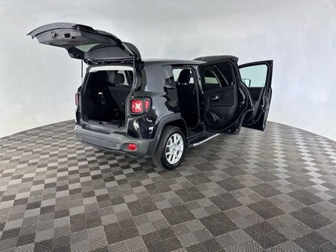 Used 2023 Jeep Renegade Latitude AWD/4WD image 16