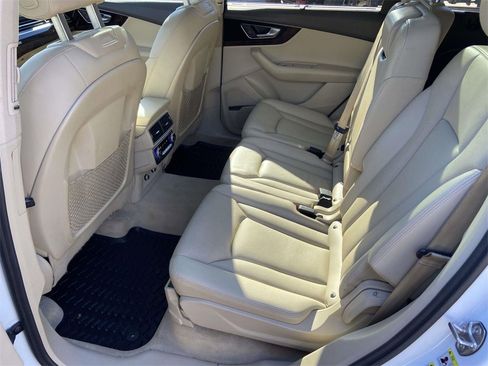 Used 2019 Audi Q7 3.0T Premium Plus w/ Premium Plus Package image 18