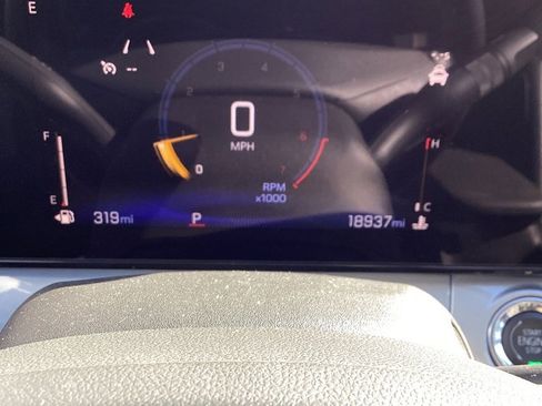 Used 2025 Chevrolet Trax LT w/ LT Convenience Package image 11