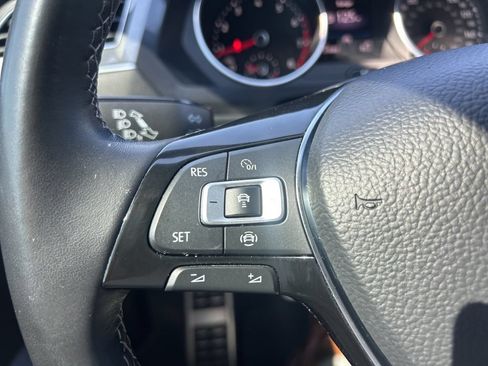 Certified 2021 Volkswagen Tiguan SE FWD image 18