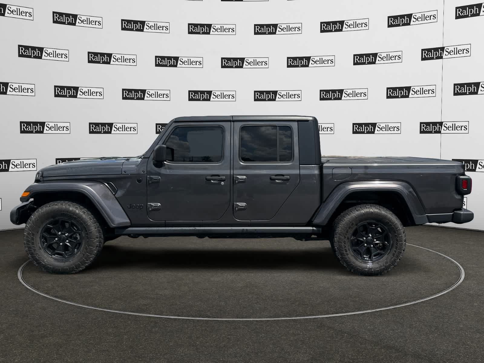 Used 2021 Jeep Gladiator Sport AWD/4WD image 3