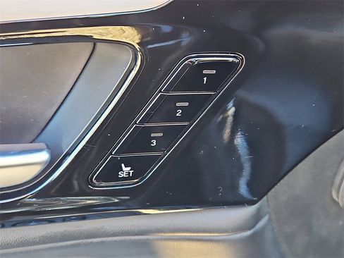 Used 2023 Acura MDX SH-AWD w/ Technology Package image 21