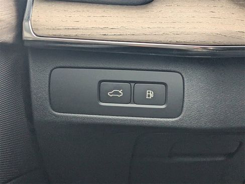 New 2026 Volvo XC90 T8 Plus w/ Protection Package Premier image 35