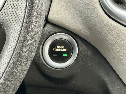 Used 2021 Chevrolet Equinox LS w/ LS Convenience Package image 21