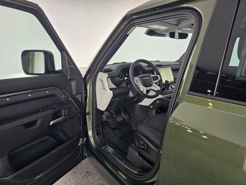 New 2026 Land Rover Defender 110 S image 19
