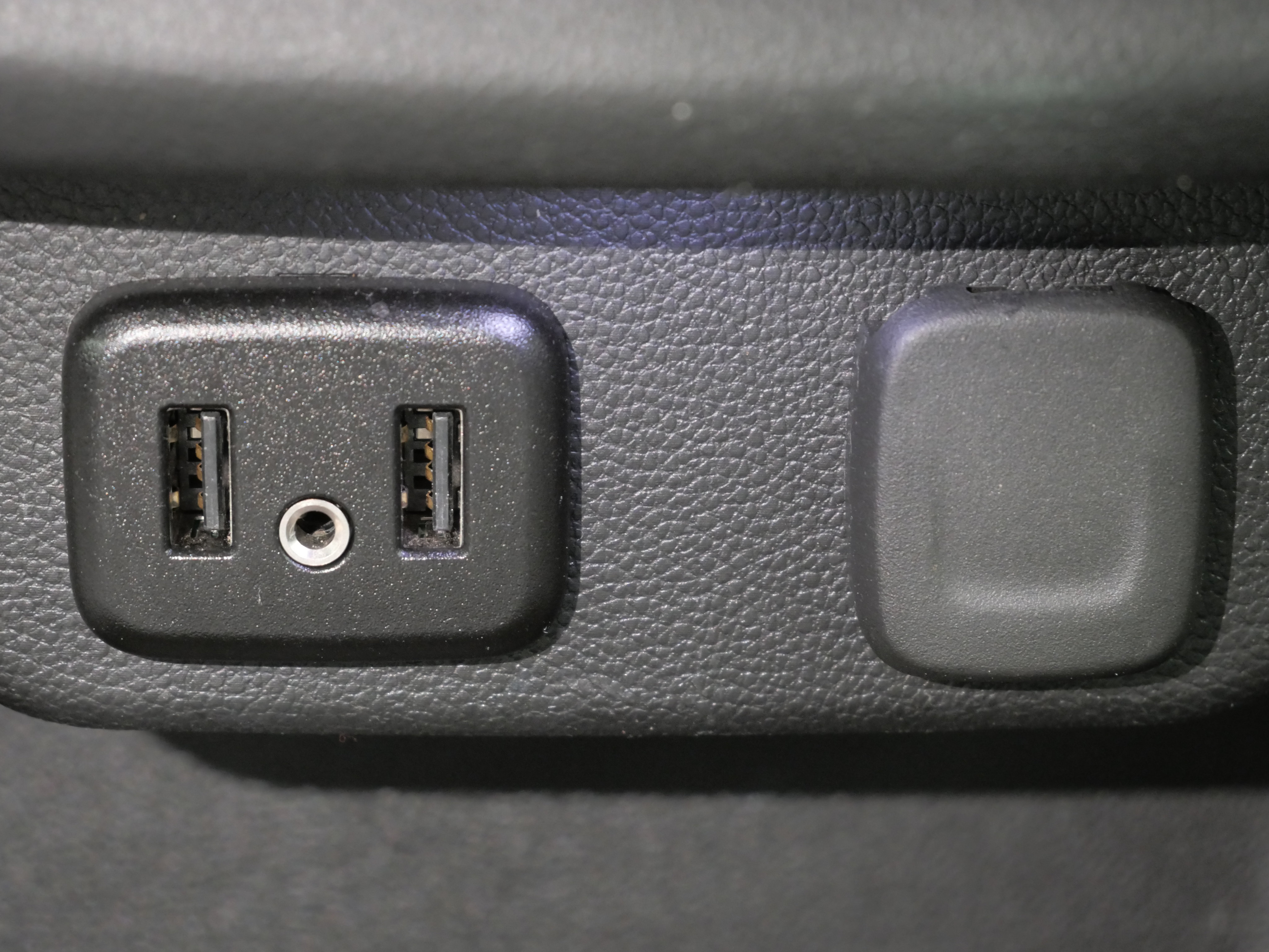 Used 2019 Chevrolet Traverse LT FWD image 22