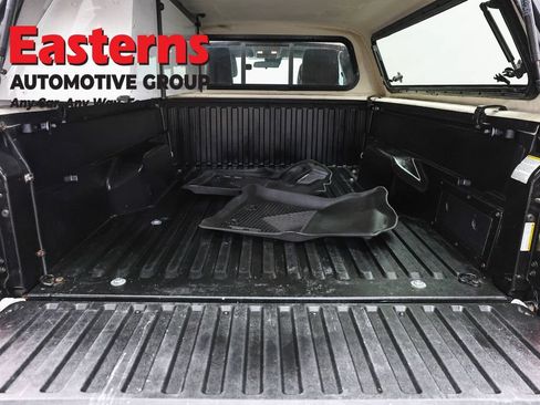 Used 2020 Toyota Tacoma SR w/ SR Convenience Package RWD image 9