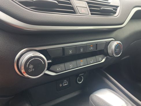 Used 2024 Nissan Altima 2.5 S FWD image 11