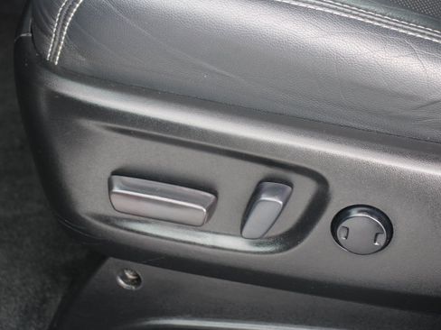 Used 2017 Toyota Sienna SE Premium image 12