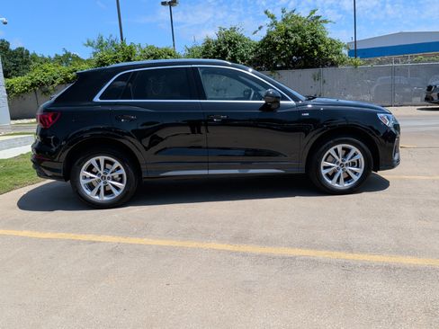 Certified 2025 Audi Q3 2.0T Premium w/ Convenience Package AWD/4WD image 11