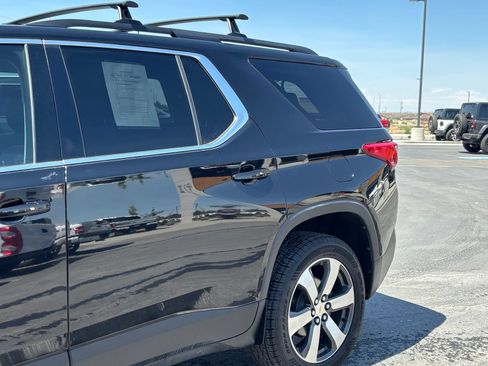 Used 2019 Chevrolet Traverse LT w/ LT Premium Package AWD/4WD image 7