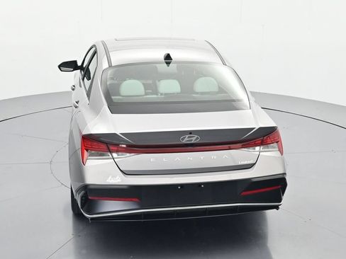 Used 2025 Hyundai Elantra Limited FWD image 36