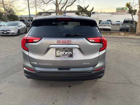 Used 2020 GMC Terrain SLE w/ Driver Convenience Package image 8