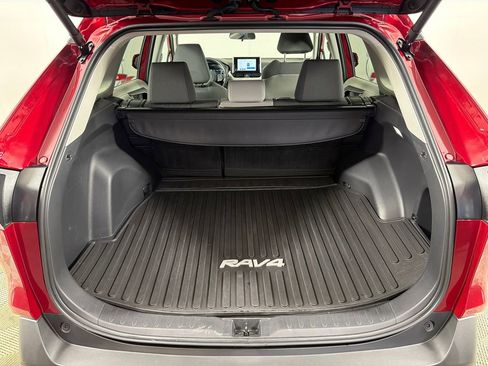 Used 2025 Toyota RAV4 XLE w/ Convenience Package FWD image 19