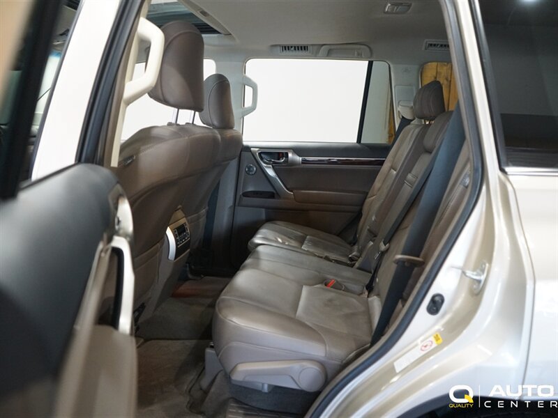 Used 2015 Lexus GX 460 Luxury AWD/4WD image 31