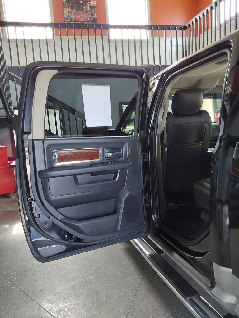 Used 2012 RAM 1500 Laramie AWD/4WD image 17