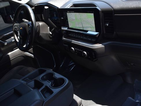 Used 2025 Chevrolet Silverado 2500 LT AWD/4WD image 15