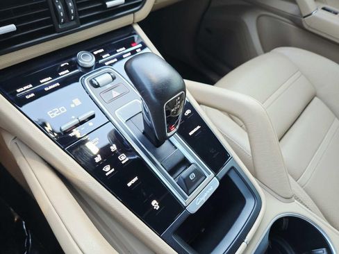 Used 2019 Porsche Cayenne AWD/4WD image 30