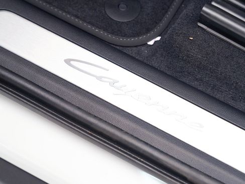 New 2026 Porsche Cayenne image 14