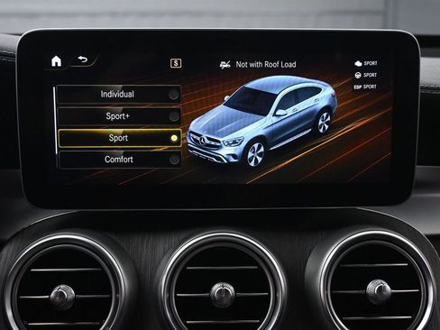 Used 2023 Mercedes-Benz GLC 300 4MATIC Coupe image 33