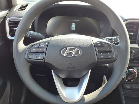 New 2025 Hyundai Venue SE image 11