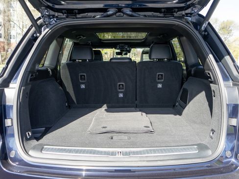 Used 2023 Jeep Grand Cherokee Overland w/ Adv Protech Group III AWD/4WD image 9