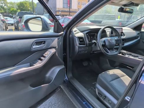 Used 2026 Nissan Rogue SV AWD/4WD image 10