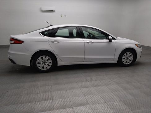 Used 2019 Ford Fusion S image 10