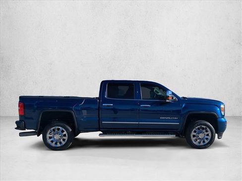 Used 2016 GMC Sierra 2500 Denali w/ Duramax Plus Package image 4