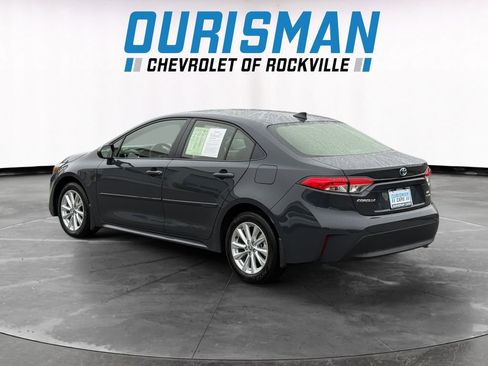 Used 2025 Toyota Corolla LE w/ LE Premium Package image 4