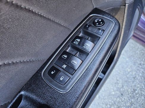 Used 2021 Dodge Charger SXT w/ Blacktop Package image 10