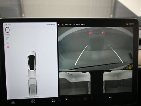 Used 2021 Tesla Model Y Long Range AWD/4WD image 7